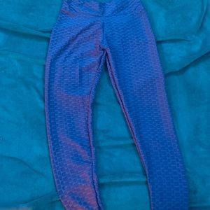 AMAZING never worn gym set !